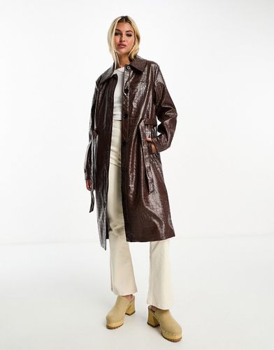Trench-coat en imitation cuir effet croco - Marron - Pimkie - Modalova