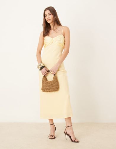 Robe nuisette longue en mousseline avec corsage contrast - Citron - Pretty Lavish - Modalova