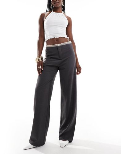 Pantalon ajusté avec empiècement contrastant en tulle à la taille - Pull & bear - Modalova