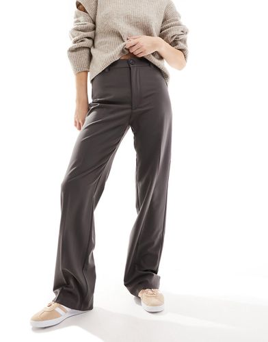 Pantalon droit ajusté à taille haute - Marron foncé - Pull & bear - Modalova