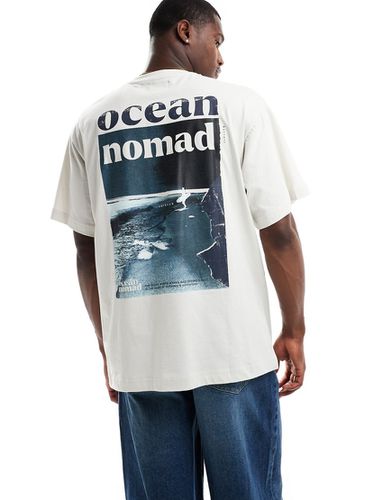 T-shirt avec imprimé océan au dos - Beige - Pull & bear - Modalova