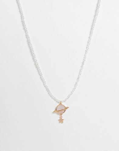 Inspired - Collier unisexe avec perles nacrées et pendentif céleste - Reclaimed Vintage - Modalova