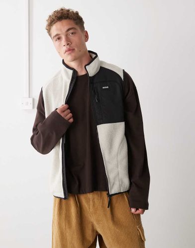 Frankie - Veste sans manches imitation peau de mouton - Regatta - Modalova