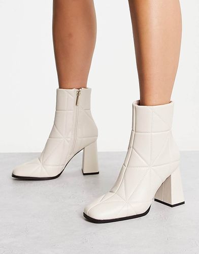 Bottines matelassées à talon carré - Crème - River Island - Modalova