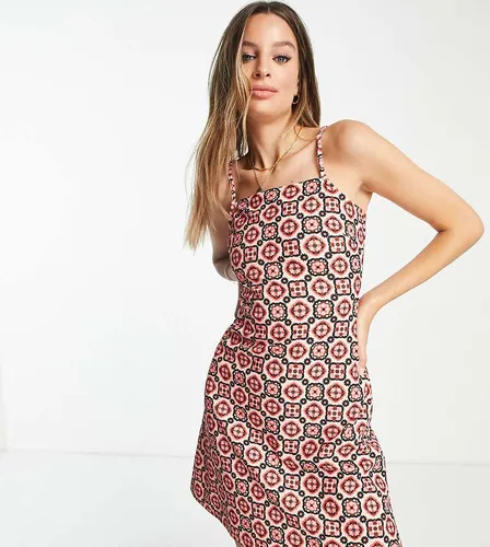 Robe chemise courte style années 60 à bretelles et encolure carrée - River Island Tall - Modalova