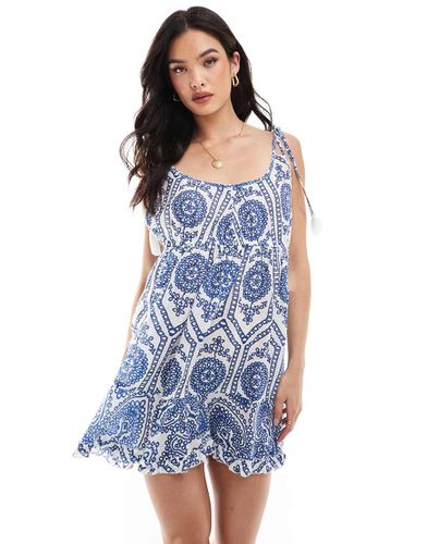 Robe de plage courte coupe babydoll avec imprimé broderies - Wednesday's Girl - Modalova