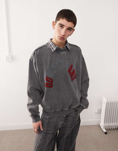 Liam - Sweat-shirt oversize avec texte brodé - délavé - Weekday - Modalova