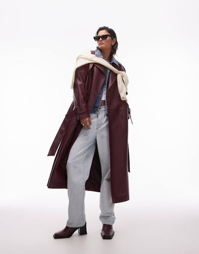 Trench-coat texturé en similicuir - Bordeaux - Topshop - Modalova