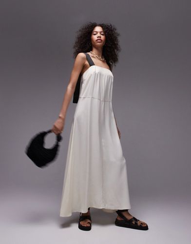 Robe chasuble mi-longue en sergé de satin de qualité supérieure à coutures contrastantes - Ivoire - Topshop - Modalova