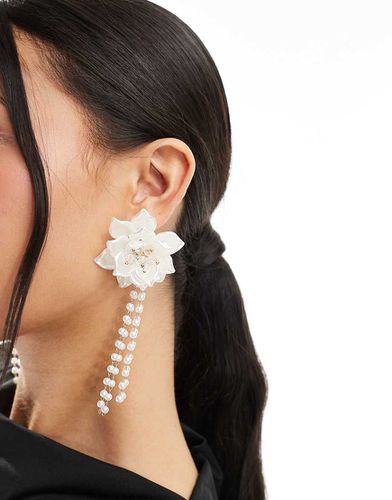 Boucles d'oreilles tendance avec fleur et perles - True Decadence - Modalova