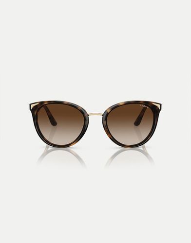 Eyewear - VO5230S - Lunettes de soleil papillon à verres marron - Havane foncé - Vogue - Modalova