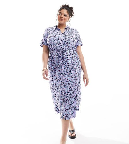 Robe chemise longue boutonnée à imprimé fleurs - Vero Moda Curve - Modalova