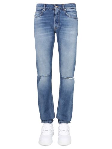 Versace jeans con patch logo - versace - Modalova