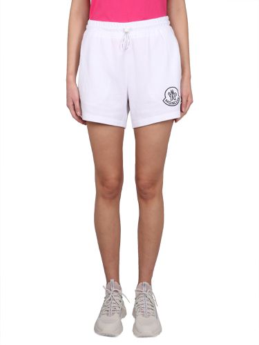 Moncler shorts with logo patch - moncler - Modalova