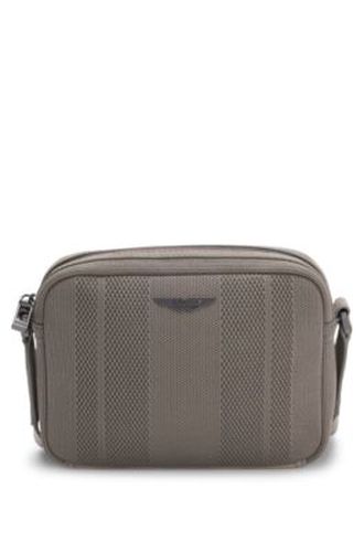 Sac porté croisé en maille x ASTON MARTIN avec garnitures en cuir suédé - Boss - Modalova