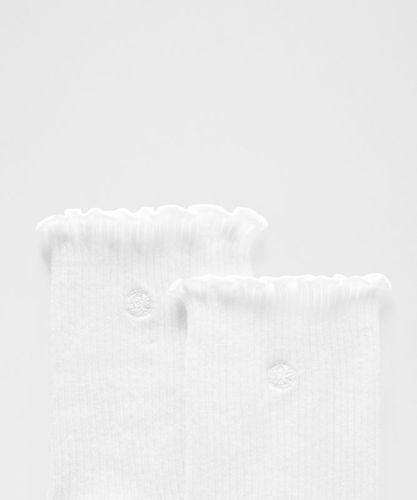 “ Chaussettes unisexes mi-hautes Ã  bordure ondulÃ©e 3 paires â€“ Taille M - lululemon - Modalova