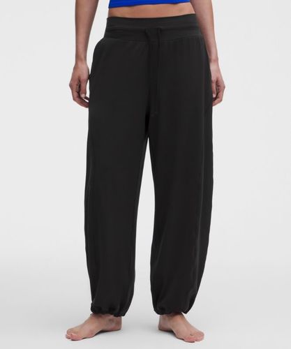 “ Pantalon Groove taille basse dÃ©contractÃ© Ã  ourlets ajustables Standards â€“ Taille 2 - lululemon - Modalova