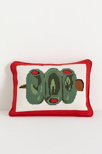 Mini coussin en coton avec icône en point de croix taille: 12" x 16" chez - Anthropologie - Modalova
