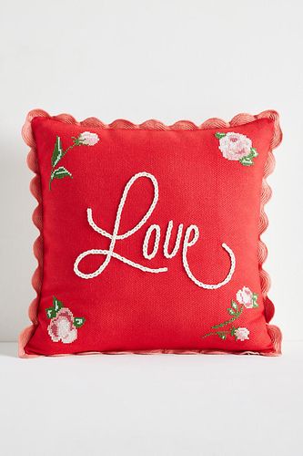Coussin de la Saint-Valentin en coton brodé avec texte nouveauté en Red taille: 16" sq chez - Anthropologie - Modalova