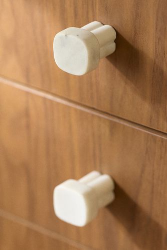 Kanta Marble Knobs, Set of 2 en White taille: S chez - Anthropologie - Modalova