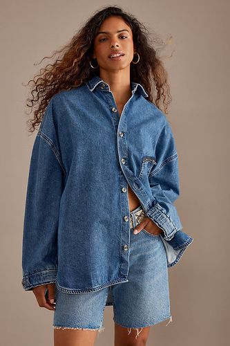 Chemise en denim Via en Blue, chez Anthropologie - Seventy + Mochi - Modalova