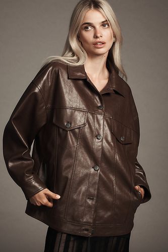 Veste chemise boyfriend imitation cuir en Brown taille: S chez Anthropologie - Pilcro - Modalova