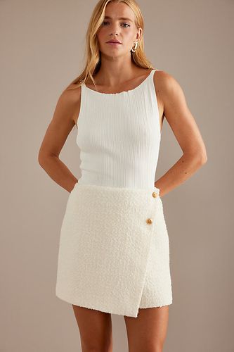 Mini Jupe en Tweed Layana en White taille: Uk 6 chez Anthropologie - 4th & Reckless - Modalova