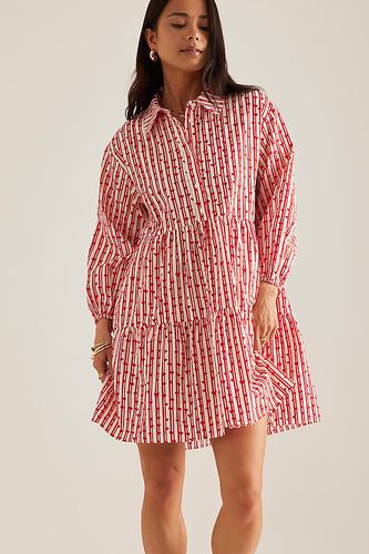 The Bettina Tiered Mini Shirt Dress par taille: M chez Anthropologie - Maeve - Modalova