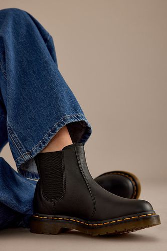 Bottines Chelsea 2976 en Black, taille: D chez Anthropologie - Dr. Martens - Modalova