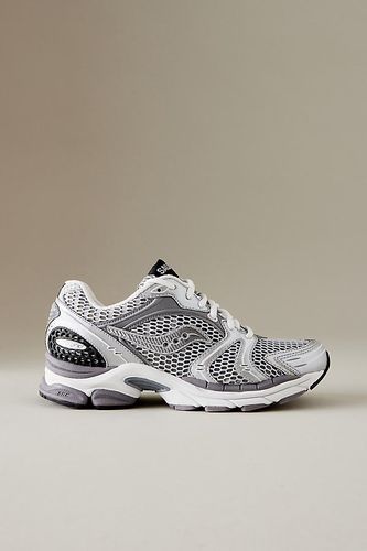 Baskets ProGrid Triumph 4 , taille: 36 chez Anthropologie - Saucony - Modalova