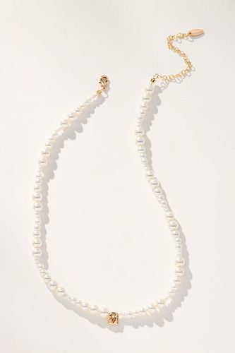 Collier avec monogramme en perle par - By Anthropologie - Modalova