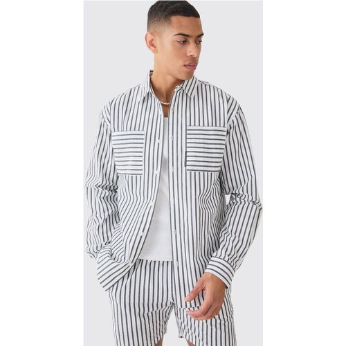 Long Sleeve Oversized Tab Stripe Shirt - Boohooman - Modalova
