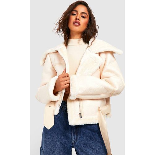 Veste Aviateur En Similicuir À Bordure En Fausse Fourrure - boohoo - Modalova