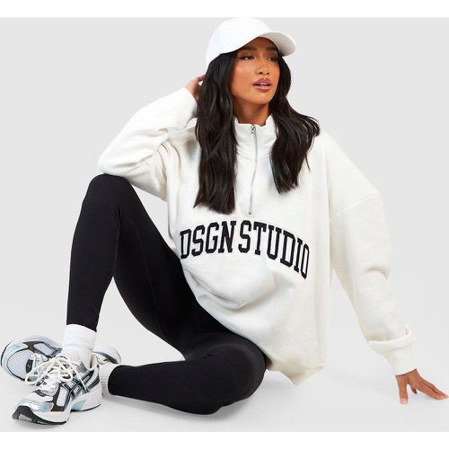 Petite" - Sweat Zippé À Slogan Dsgn Studio - Blanc Écru - S, Blanc Écru - boohoo - Modalova