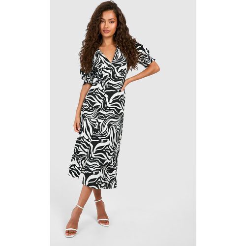 Zebra Shirred Cuff Midi Dress - boohoo - Modalova