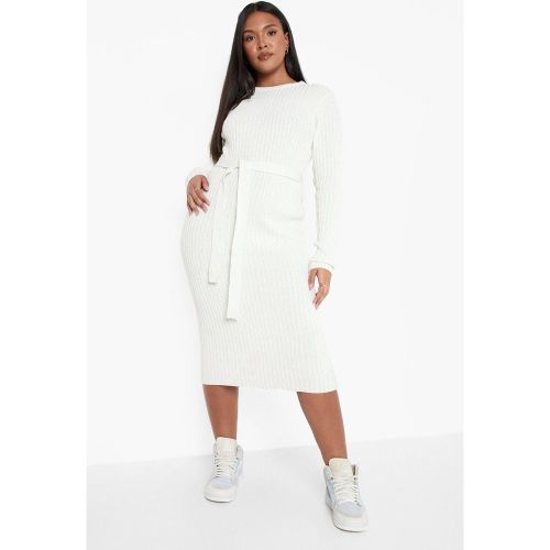 Grande Taille - Robe Pull Côtelée En Tissu Recyclé À Ceinture - boohoo - Modalova