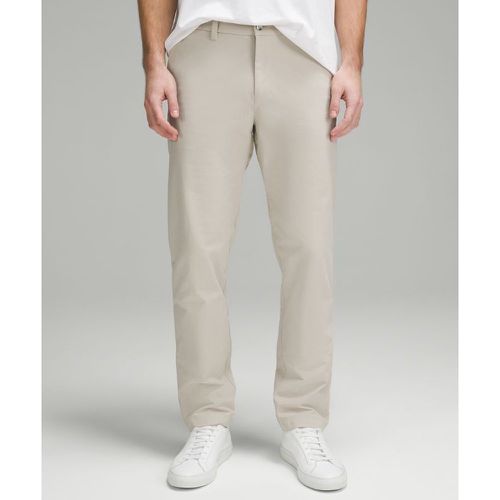 – Pantalon chino ABC coupe classique Coton VersaTwill extensibles – 76 cm – Taille 34 - lululemon - Modalova