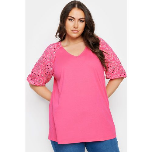 Curve Pink Broderie Anglaise Sleeve Tshirt, Grande Taille & Courbes - Yours - Modalova