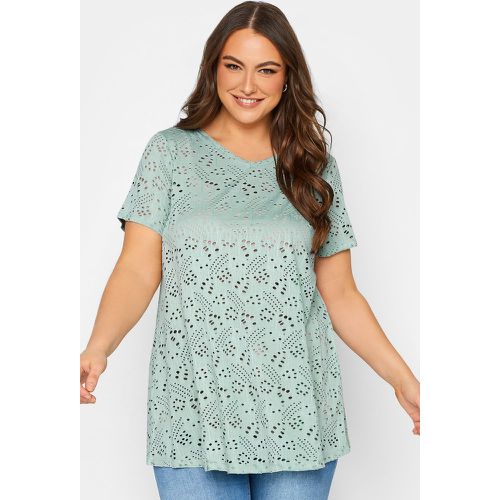 Tshirt Menthe Broderie Anglaise Manches Courtes , Grande Taille & Courbes - Yours - Modalova