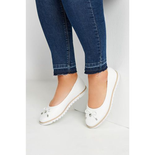 Ballerines Blanches Effet Cuir Pieds Extra Larges eee - Yours - Modalova