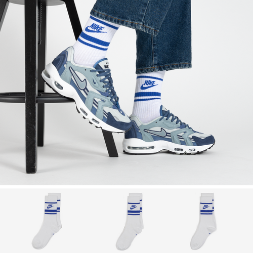 Affirmez votre style avec les chaussettes Nike X3 Crew Stripe. Leur motif rayé élève votre allure avec une touche de finesse. Conçues pour se mari - 14692130101 - Modalova