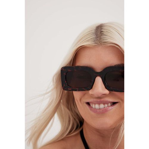 Grandes lunettes de soleil à monture épaisse - Brown - NA-KD Accessories - Modalova