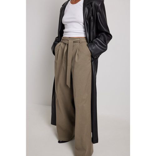 Pantalon de costume à jambe large - Grey - NA-KD Classic - Modalova