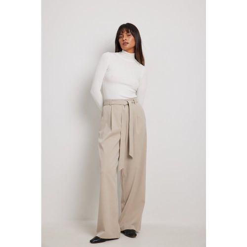 Pantalon de costume à jambe large - Beige - NA-KD Classic - Modalova