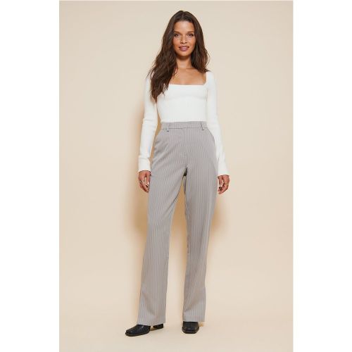 Pantalon rayé à fente - Stripe - Mimi A.R x NA-KD - Modalova