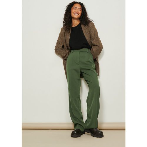 Pantalon de costume boutonné en matière recyclée - Green - NA-KD Trend - Modalova