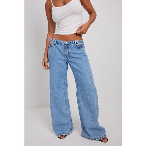 Jean taille basse large - Blue - NA-KD Trend - Modalova