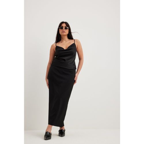 Haut en satin à décolleté cascade - Black - NA-KD Party - Modalova