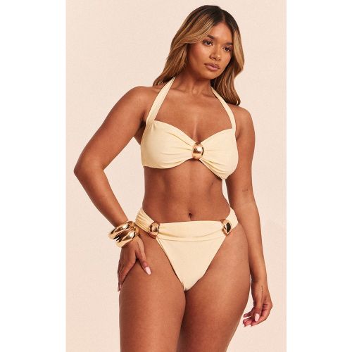 Shape Haut de maillot de bain crème au beurre à dos nu et empiècement doré - PrettyLittleThing - Modalova