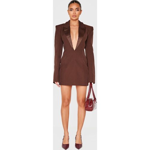 Robe blazer de tailleur à revers satinés - PrettyLittleThing - Modalova